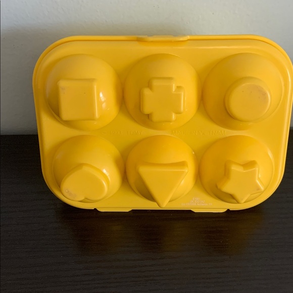 Tomy Eggs in Carton Toy - Picture 4 of 7